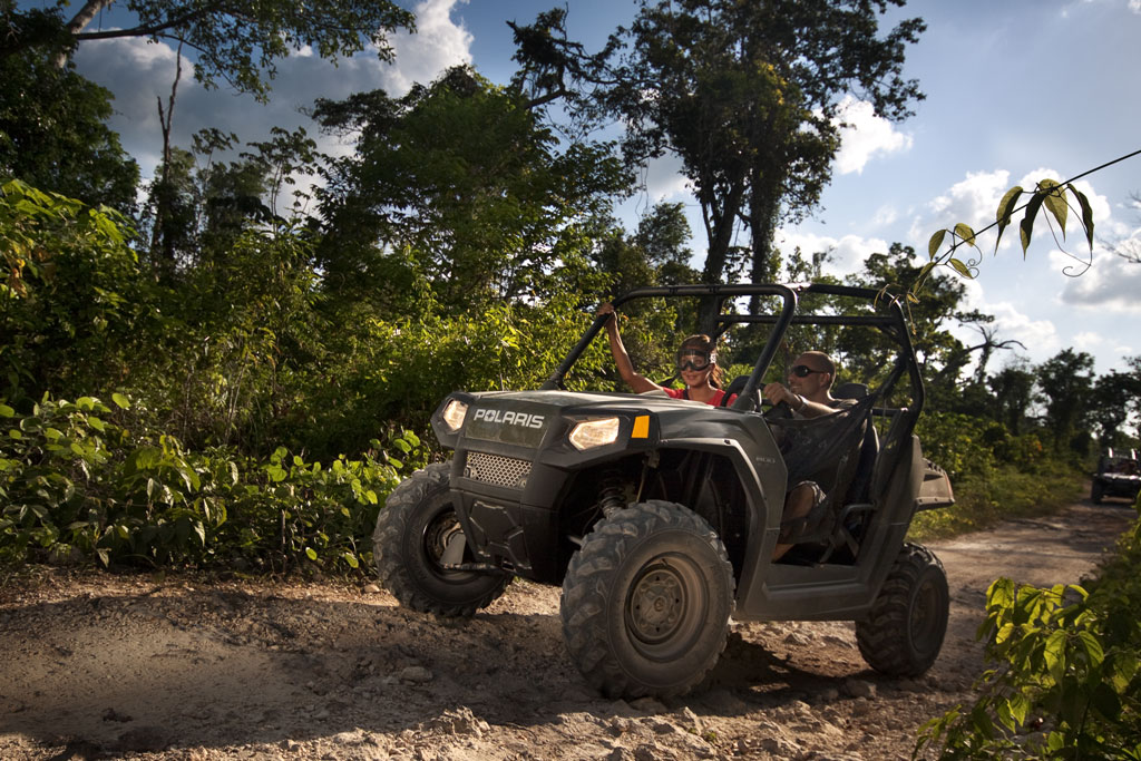 reto en tirolesas - puentes y expedicion en la jungla en vehiculos polaris 5