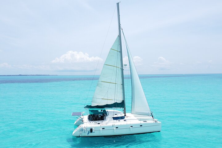 isla mujeres catamaran golden tour 1