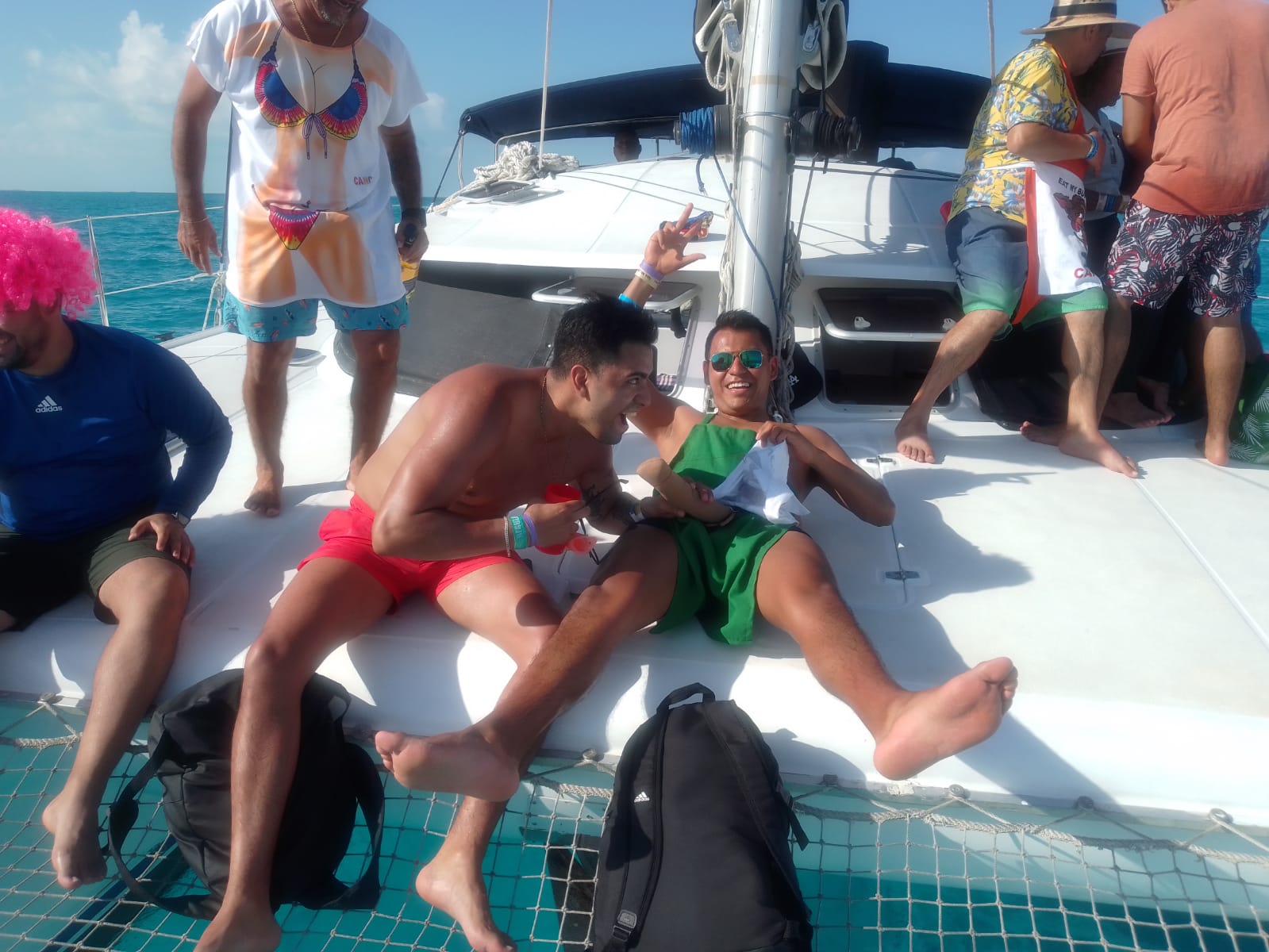 fiesta en catamaran a isla mujeres 3