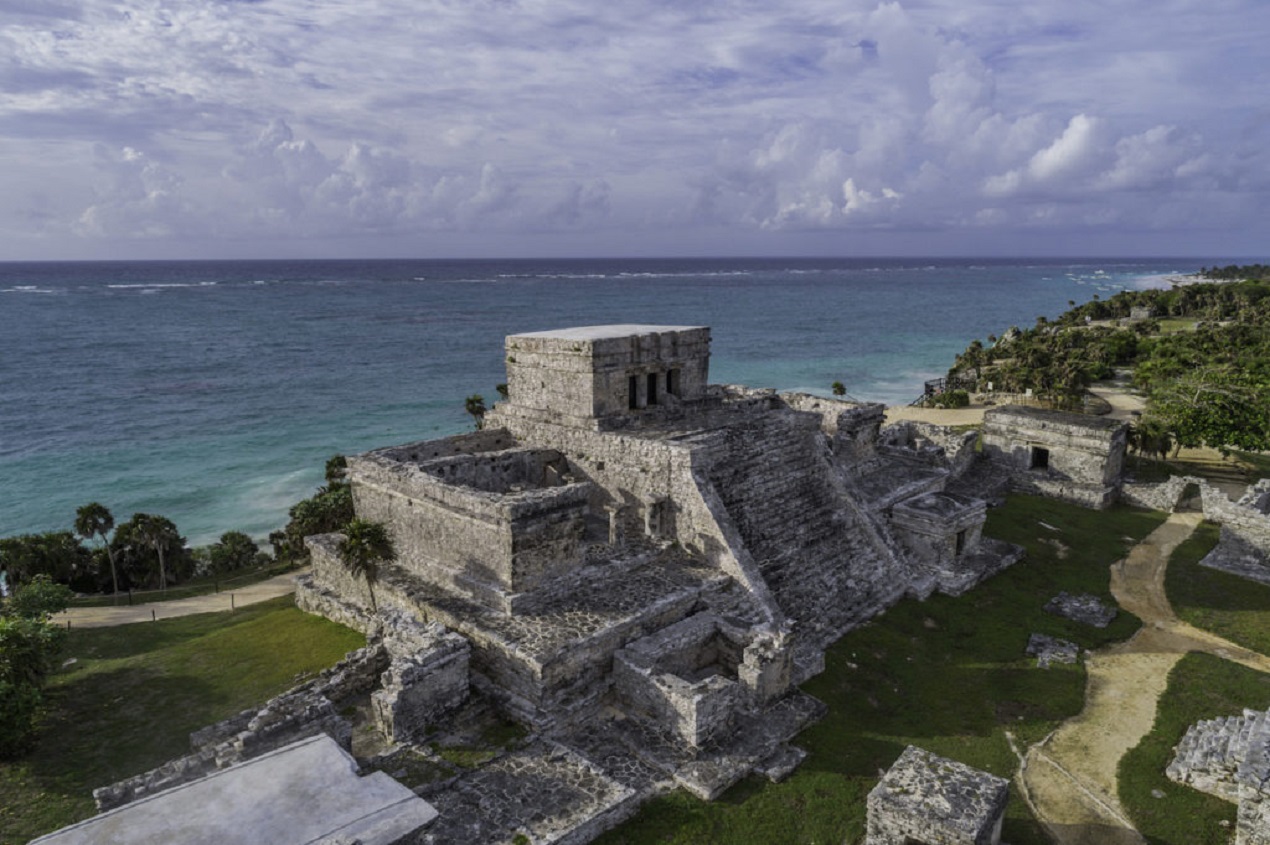 tulum - cenotes - estatua madre naturaleza y playa del carmen 2